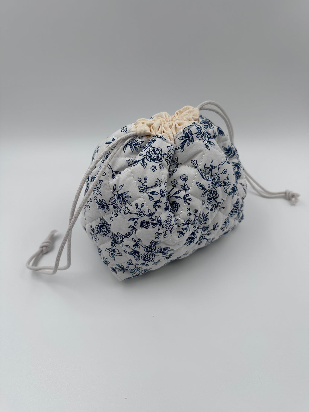 Blue Floral Beauty & Accessories Gift Set