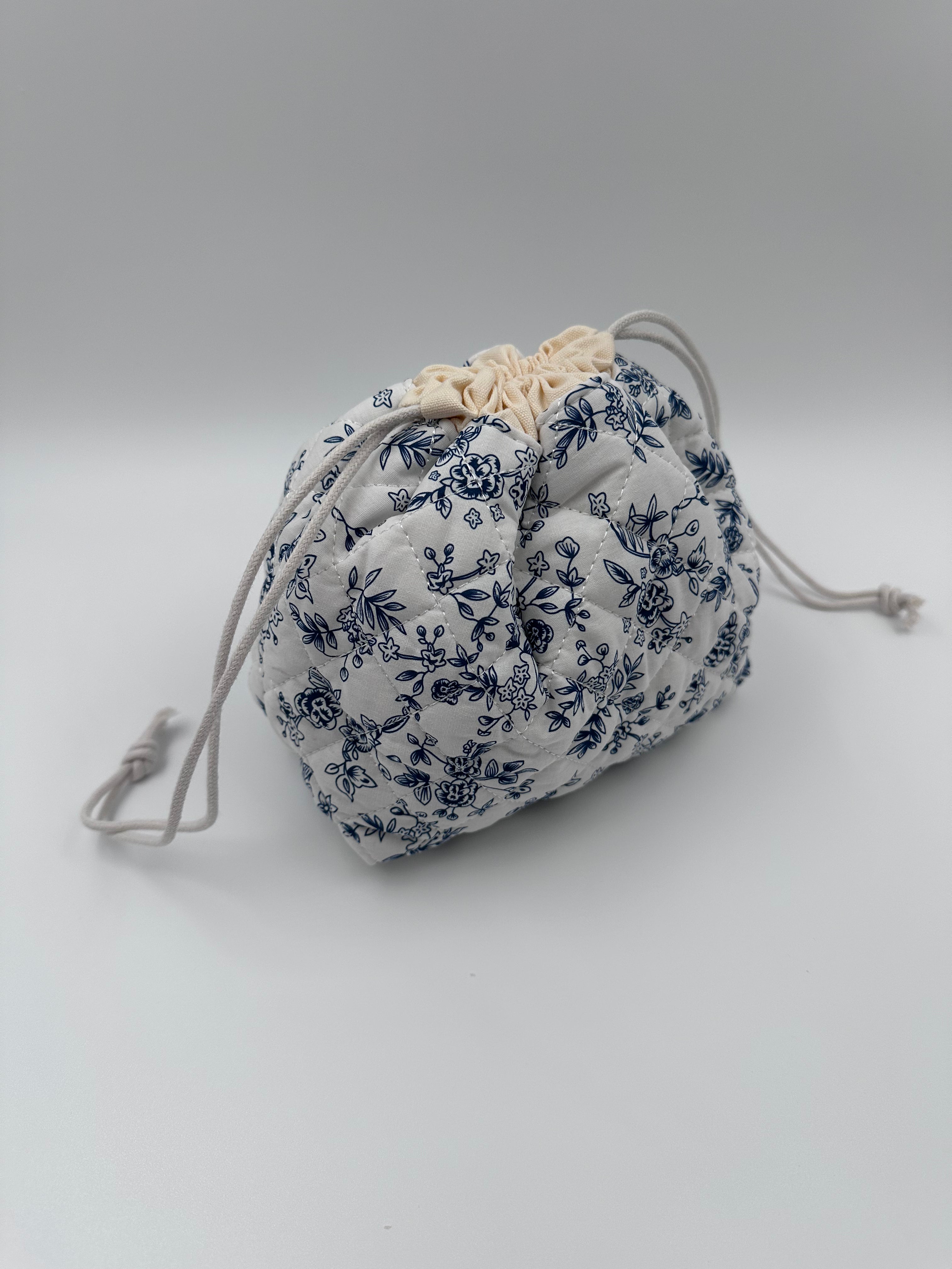 Blue Floral Beauty & Accessories Gift Set