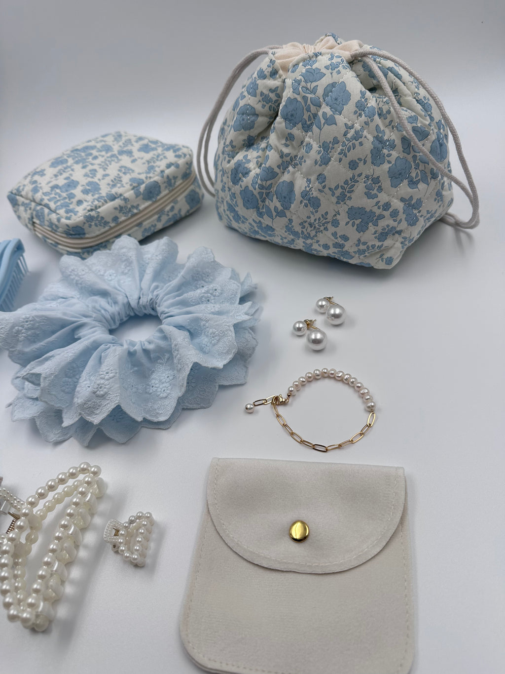 Light Blue Floral Beauty & Accessories Gift Set