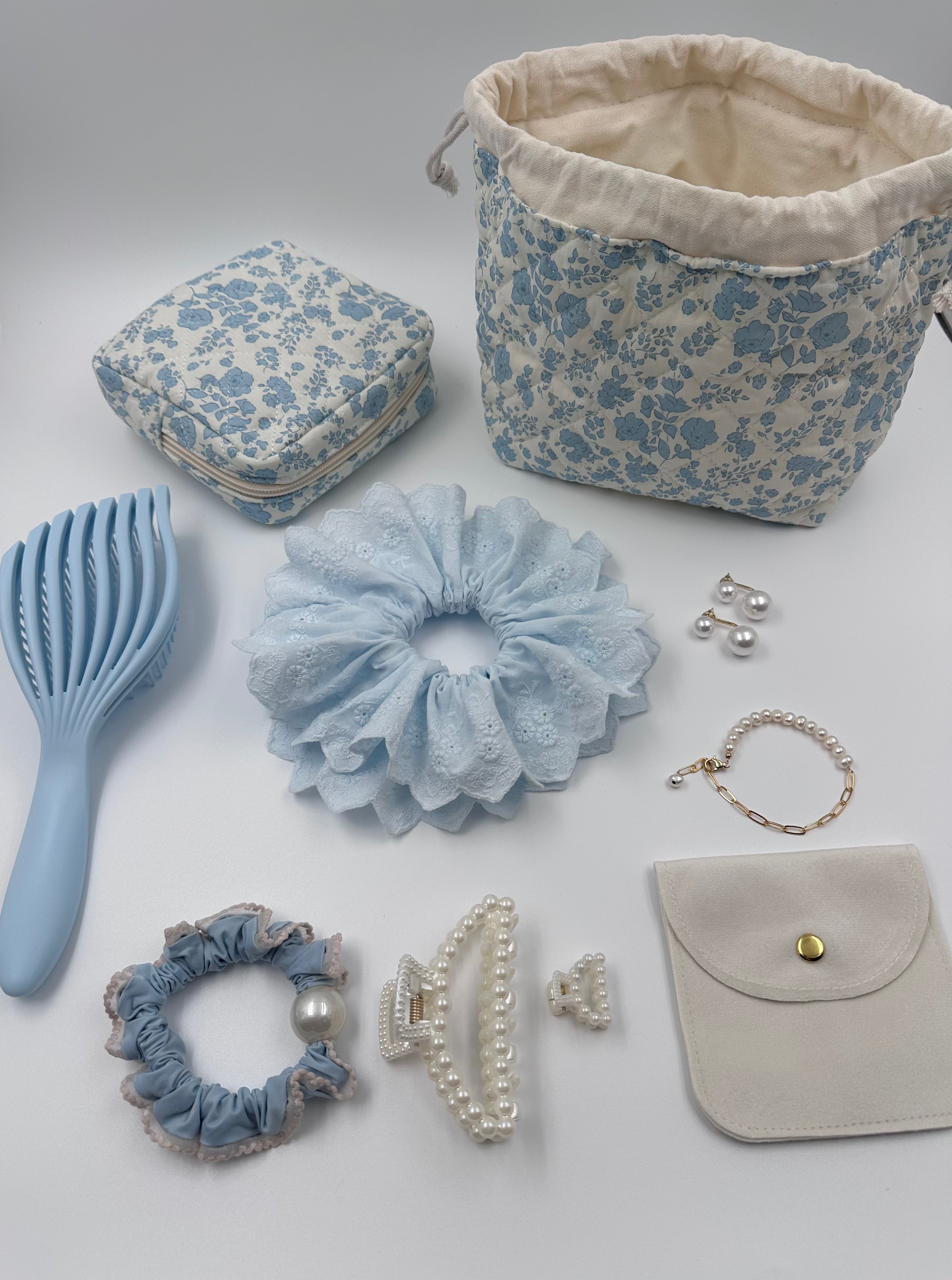 Light Blue Floral Beauty & Accessories Gift Set