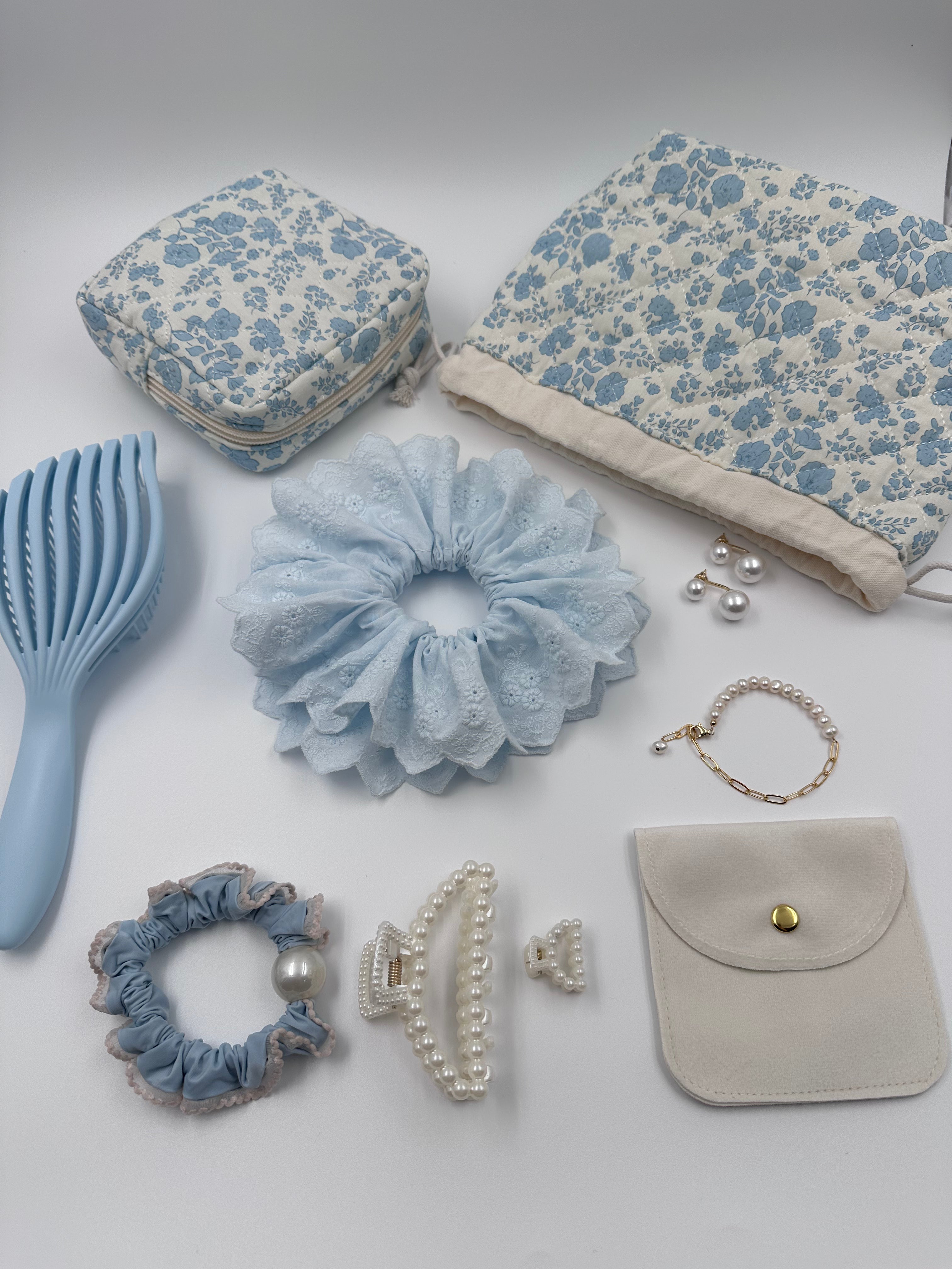 Light Blue Floral Beauty & Accessories Gift Set