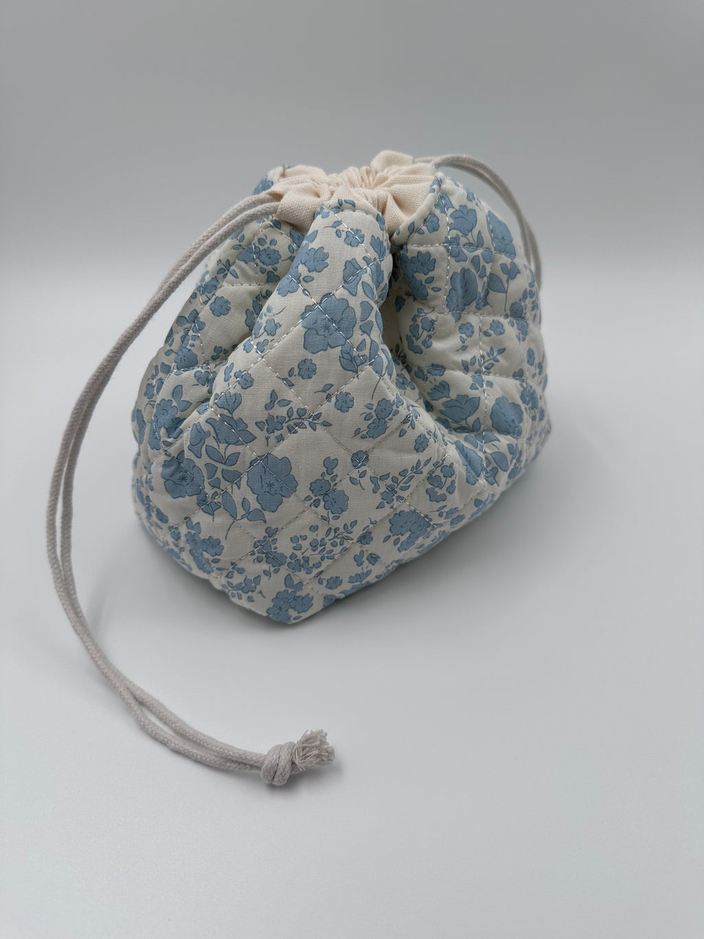 Light Blue Floral Beauty & Accessories Gift Set