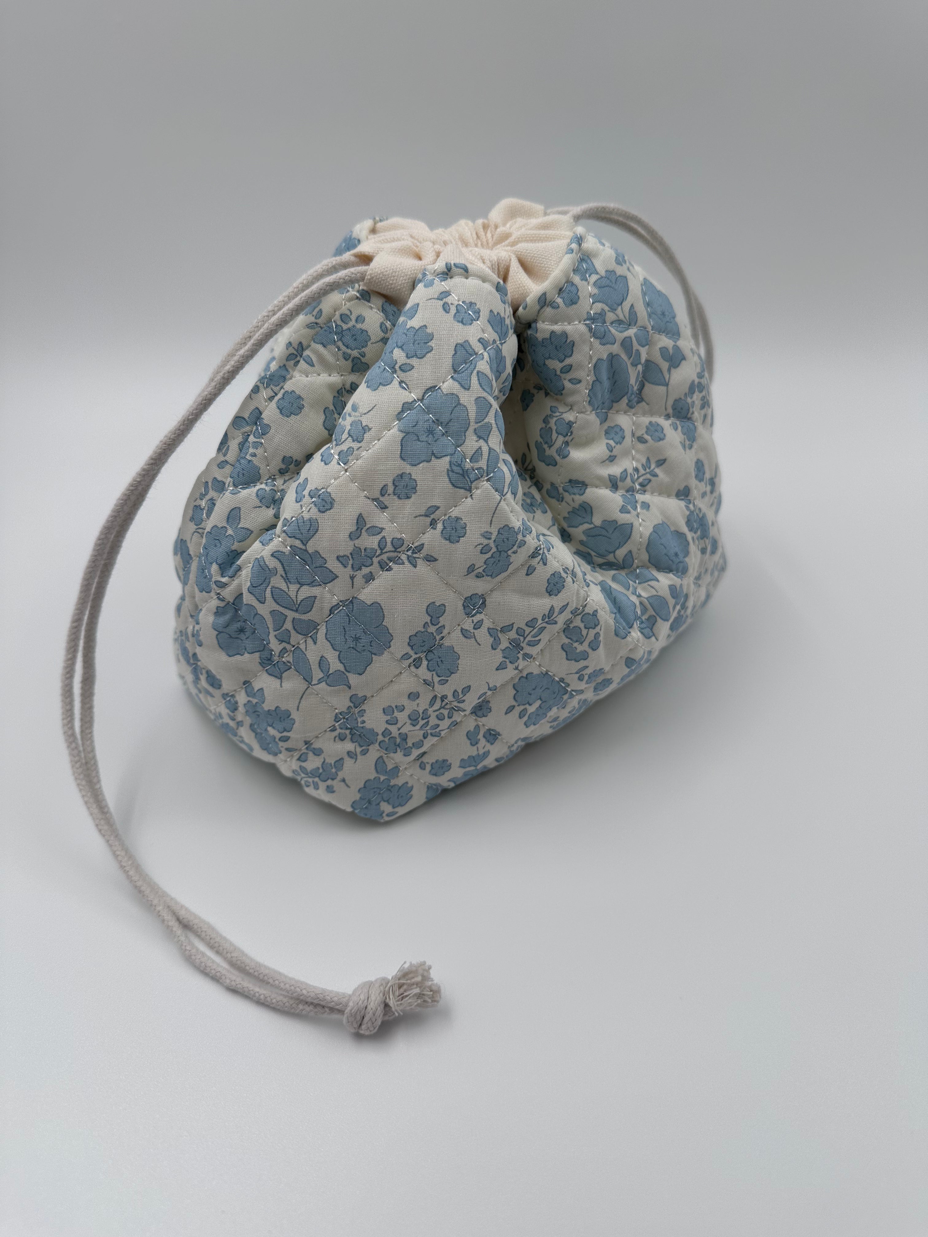 Light Blue Floral Beauty & Accessories Gift Set