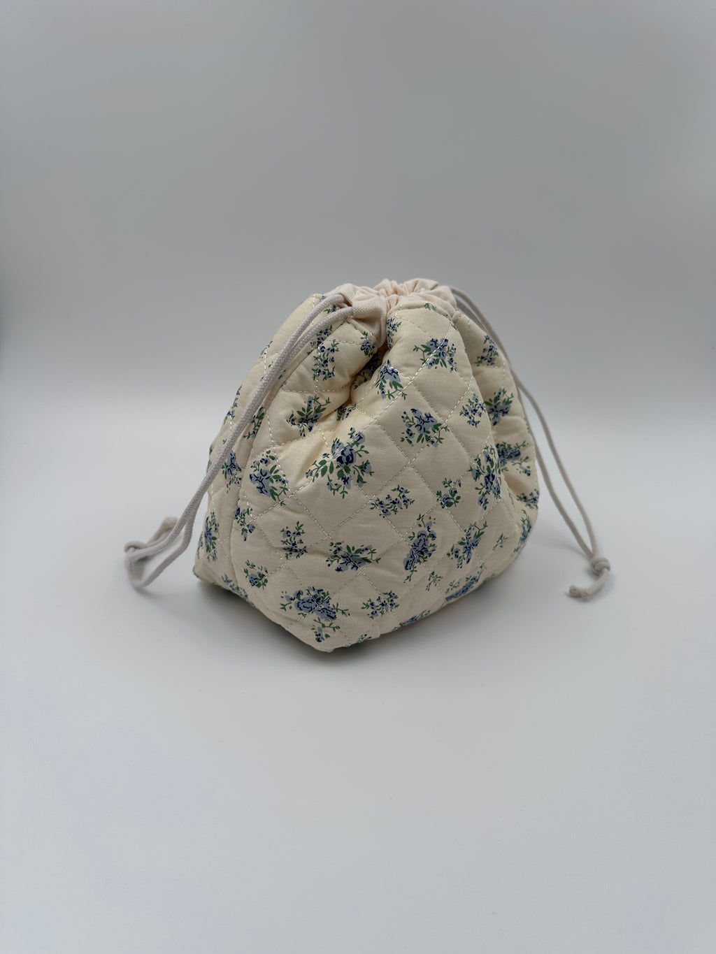 Ivory & Light Blue Floral Beauty & Accessories Gift Set
