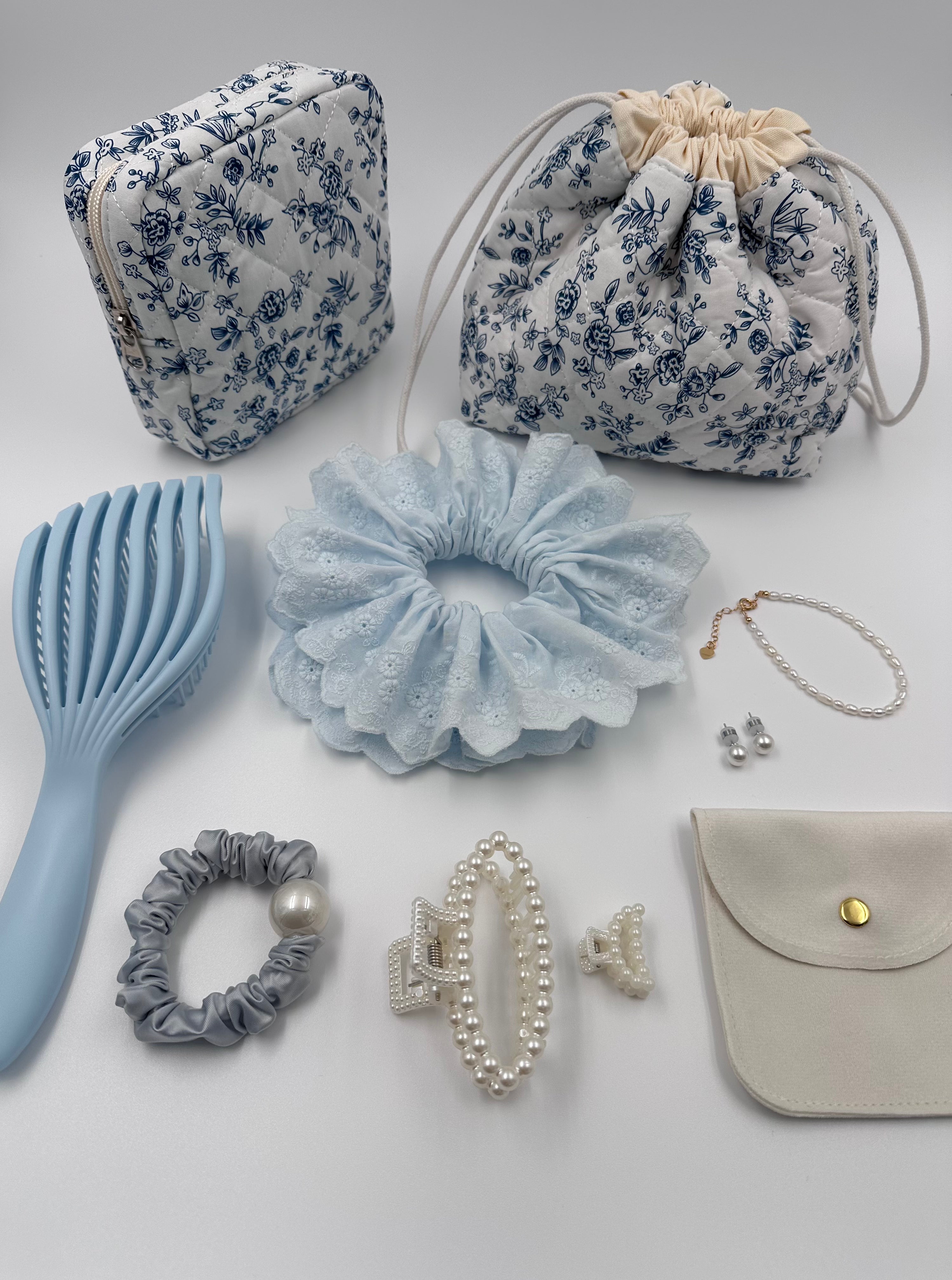 Blue Floral Beauty & Accessories Gift Set
