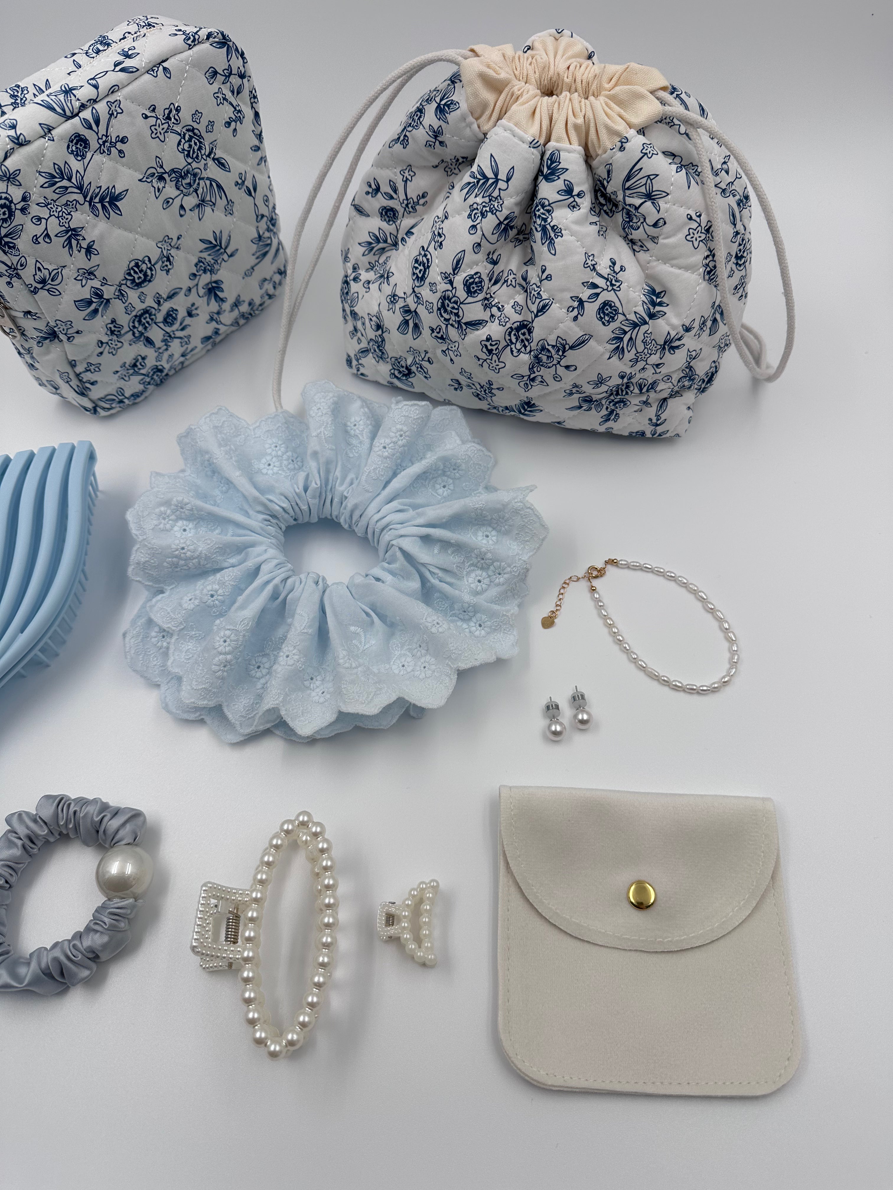Blue Floral Beauty & Accessories Gift Set