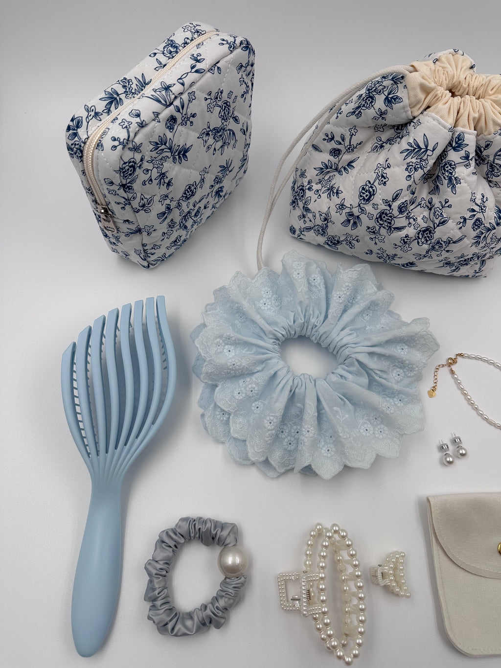 Blue Floral Beauty & Accessories Gift Set