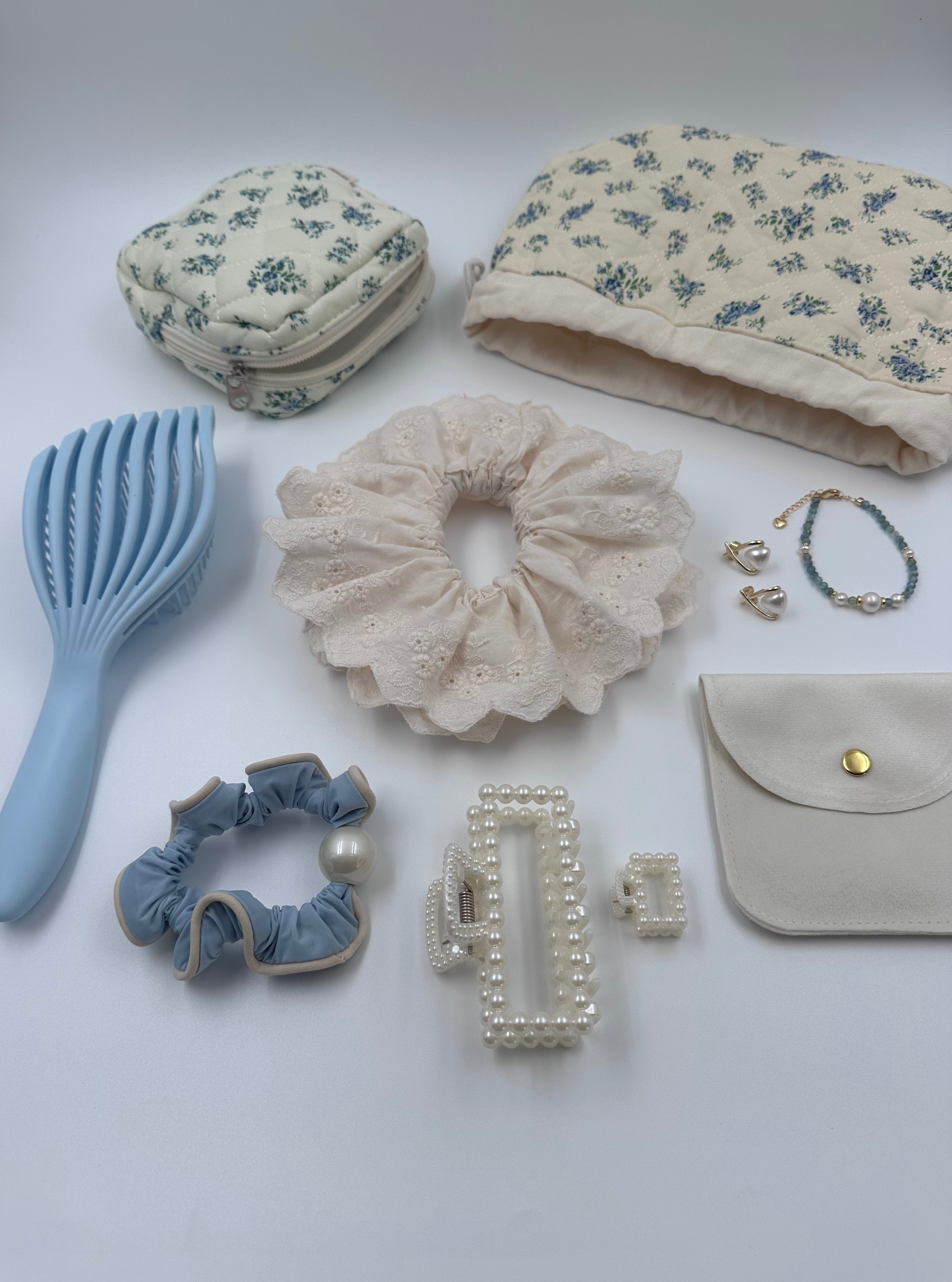 Ivory & Light Blue Floral Beauty & Accessories Gift Set