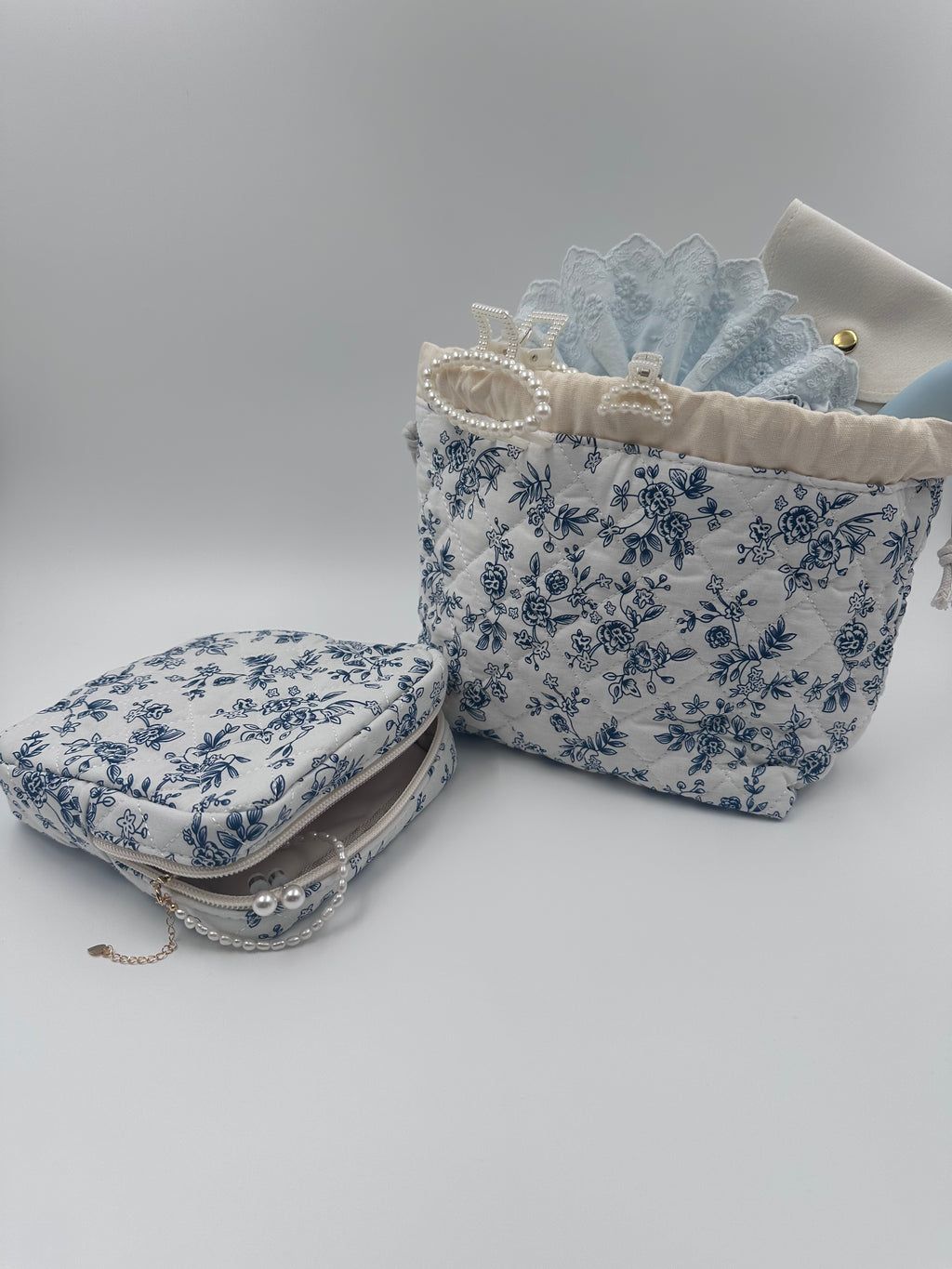 Blue Floral Beauty & Accessories Gift Set
