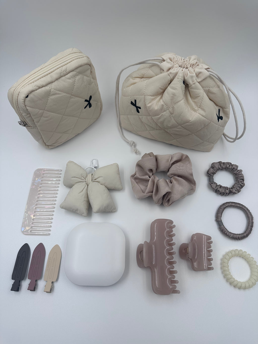 Ivory Soft Bow Beauty & Accessories Gift Set 🎀