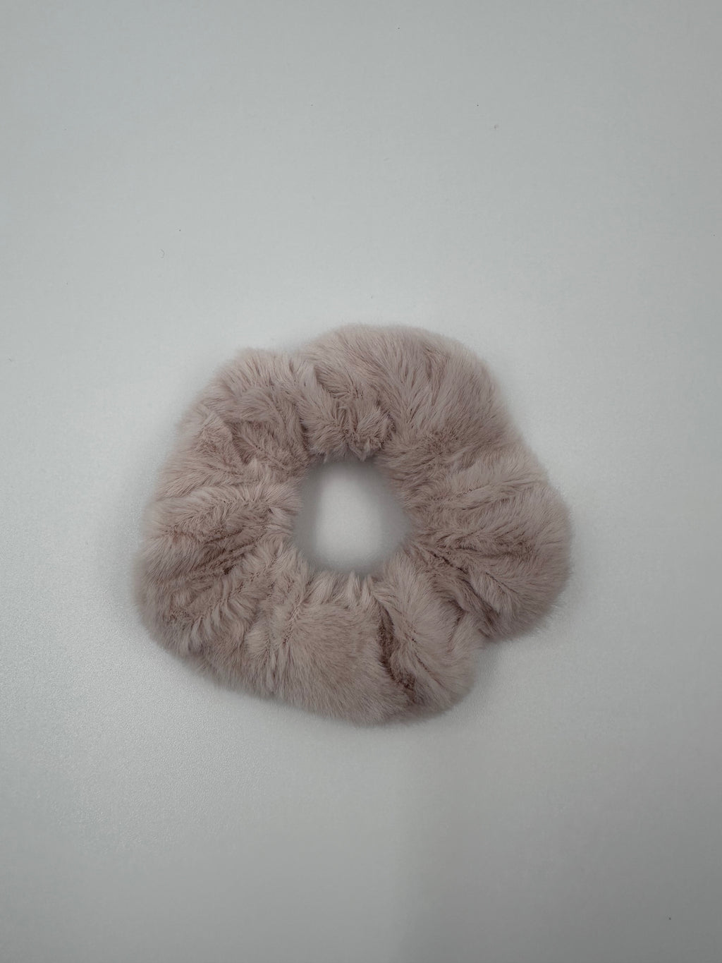 Soft Beige Faux Fur Scrunchie 🤎✨