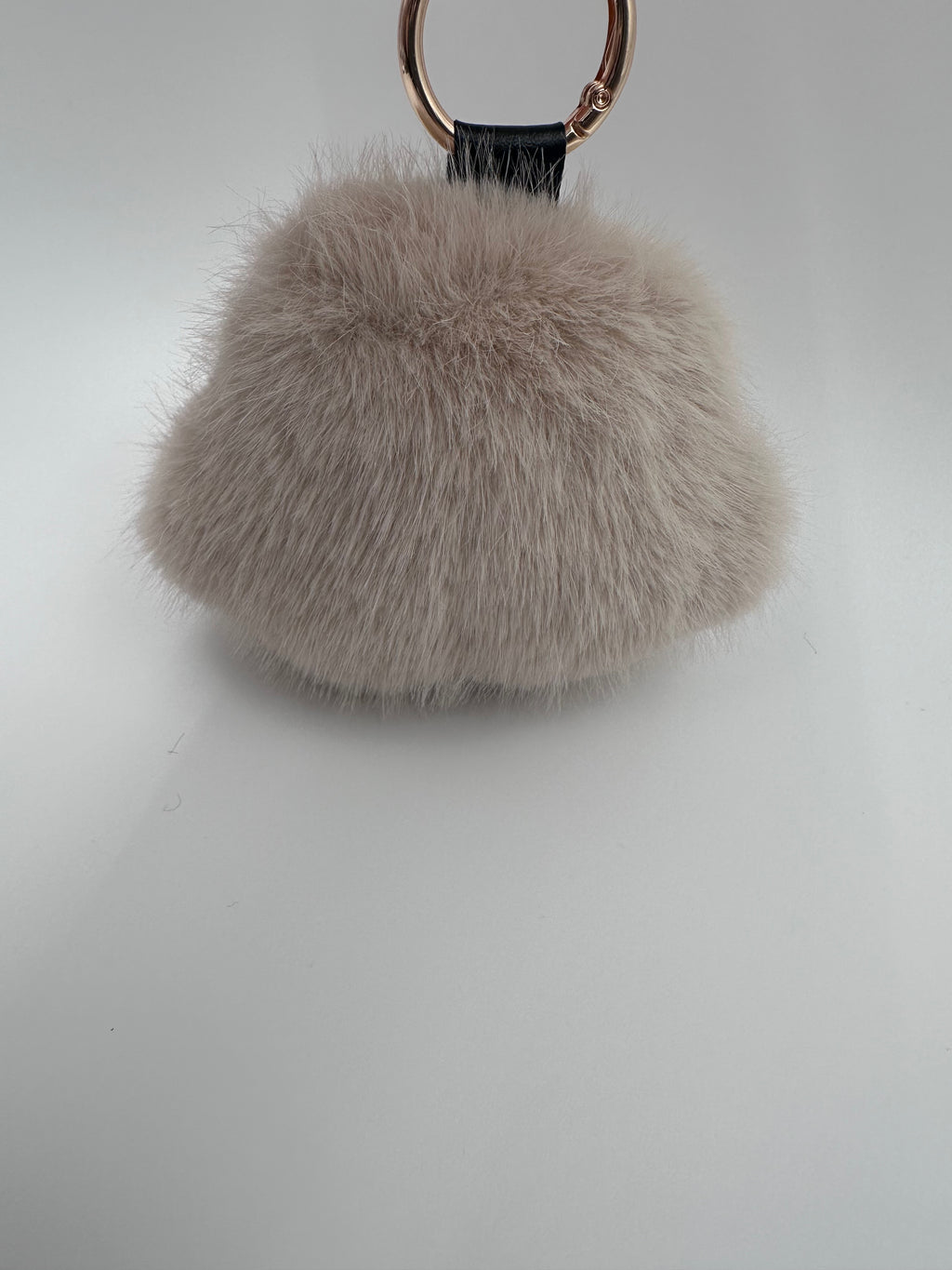 Fluffy Paw Keychain & Bag Charm – Light Coffee & White 🐾🤎