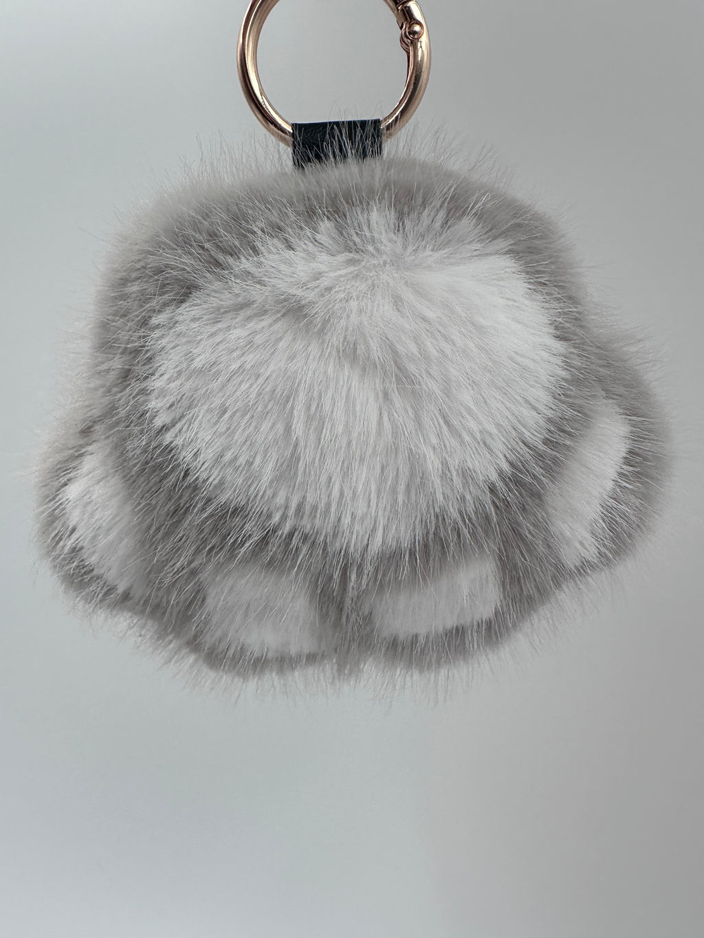 Fluffy Paw Keychain & Bag Charm – Gray & White 🐾🤍