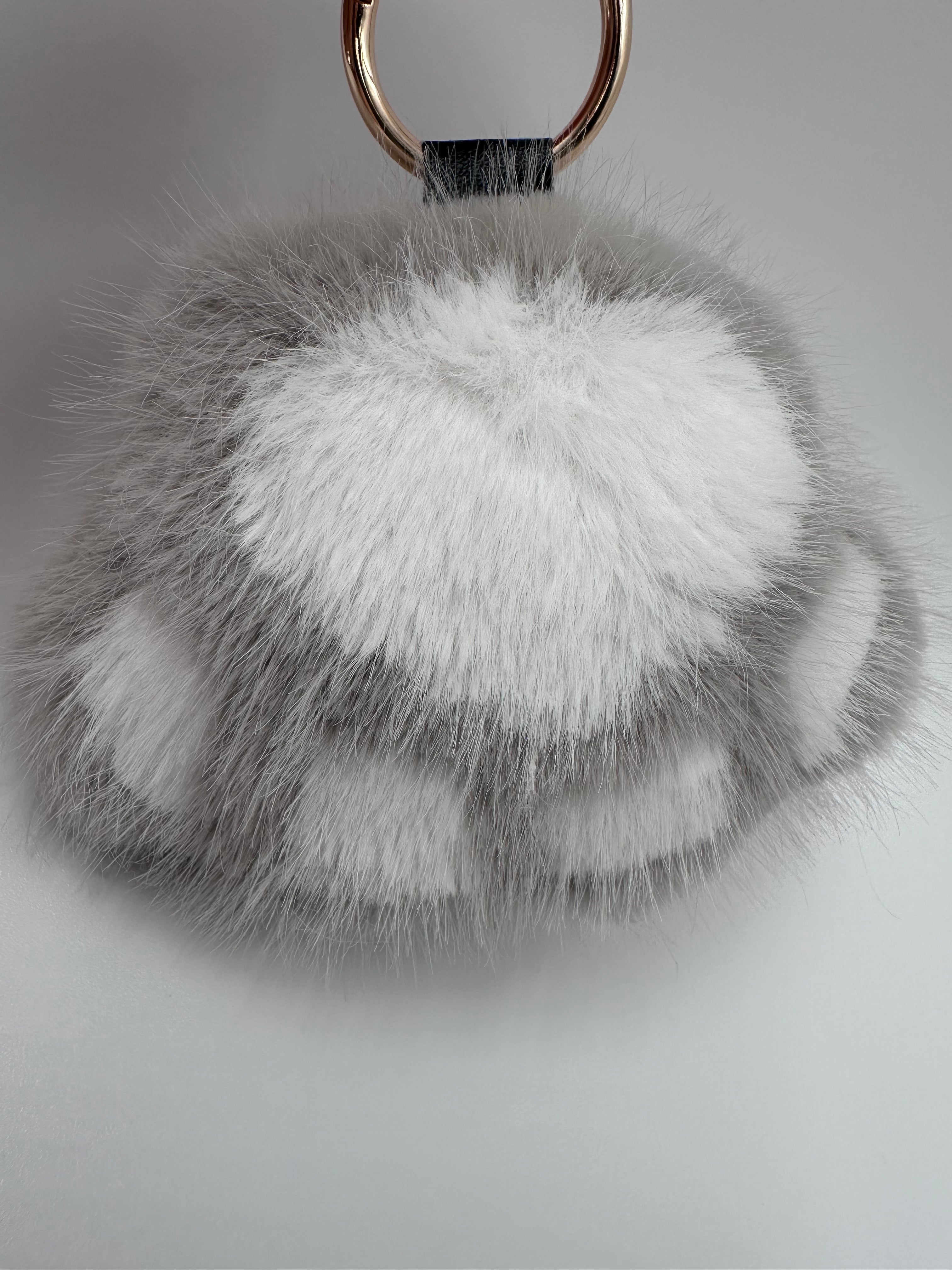 Fluffy Paw Keychain & Bag Charm – Gray & White 🐾🤍