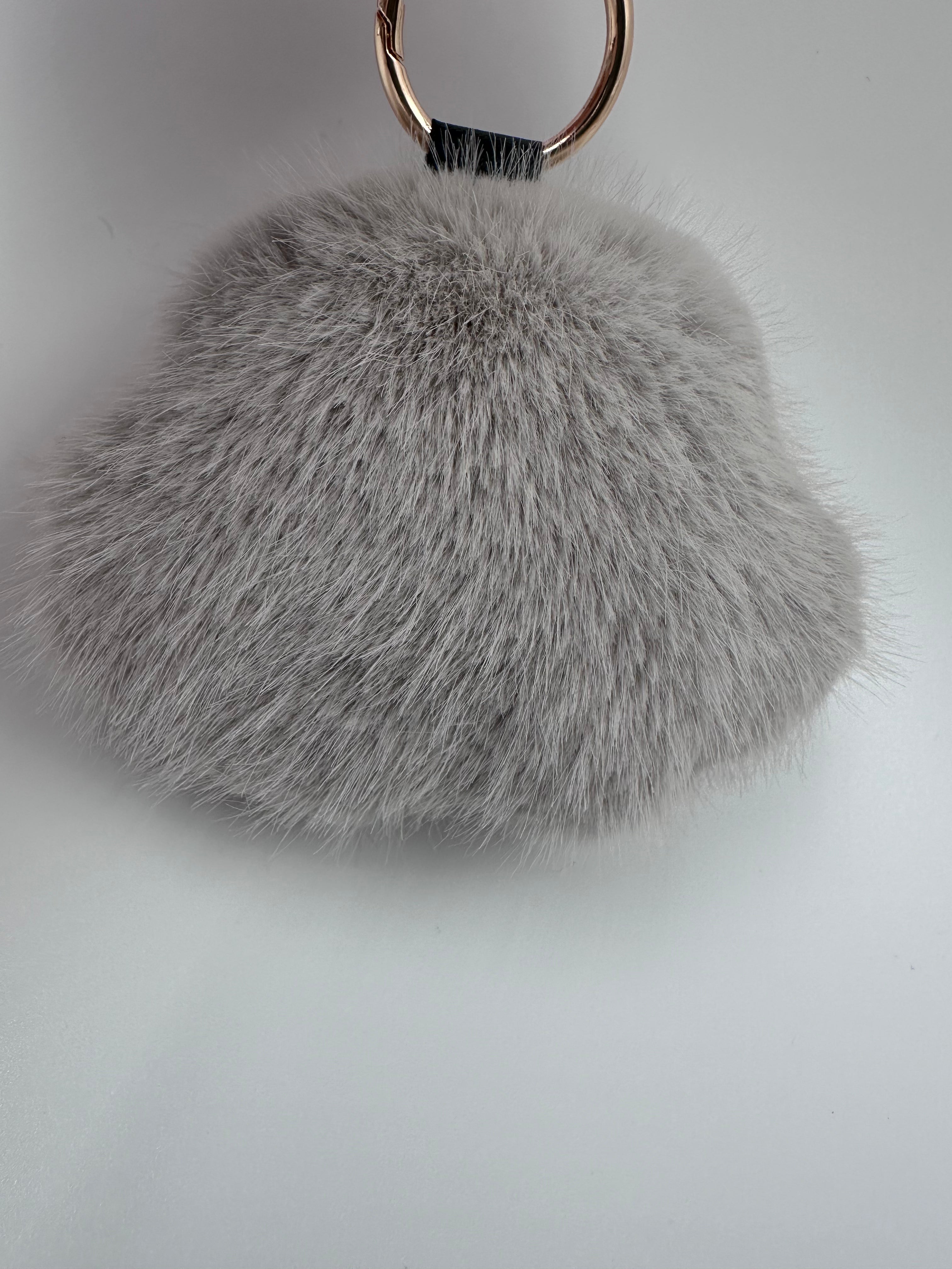 Fluffy Paw Keychain & Bag Charm – Gray & White 🐾🤍