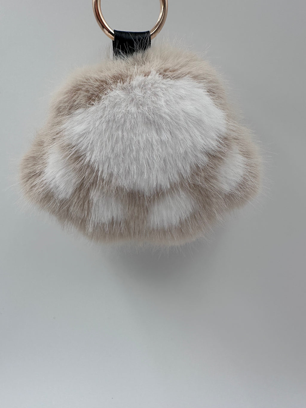 Fluffy Paw Keychain & Bag Charm – Light Coffee & White 🐾🤎